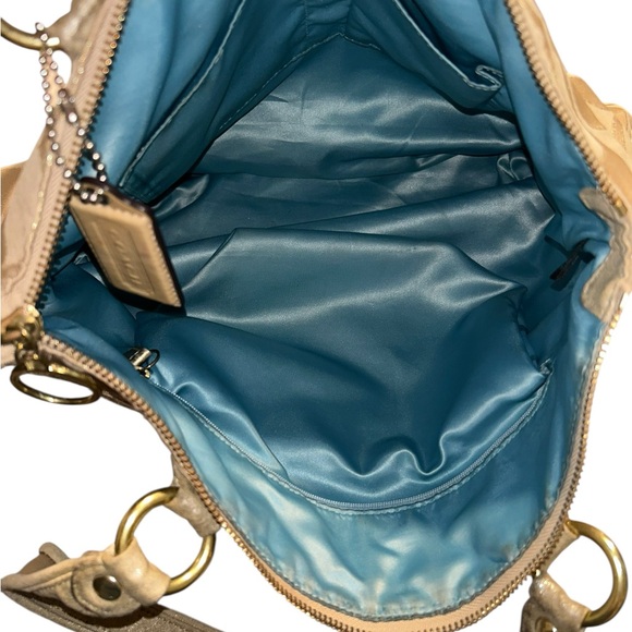 Coach Poppy Signature Jacquard Tote with Gold Hardware - Picture 5 of 6